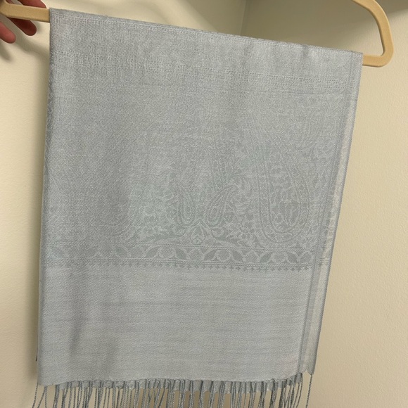 Pastel Blue Pashmina / Shawl / wrap - Picture 4 of 5